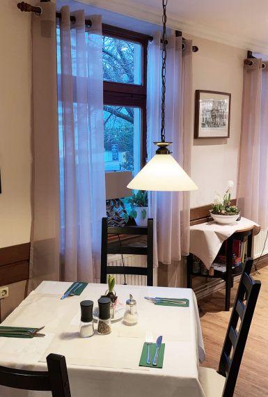 Speisen und Getränke